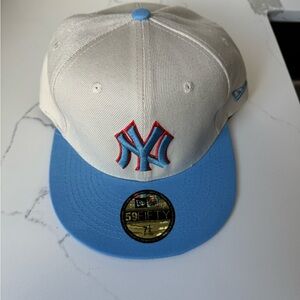 Brand New -Blue and gray New York Yankees baseball new era fitted hat